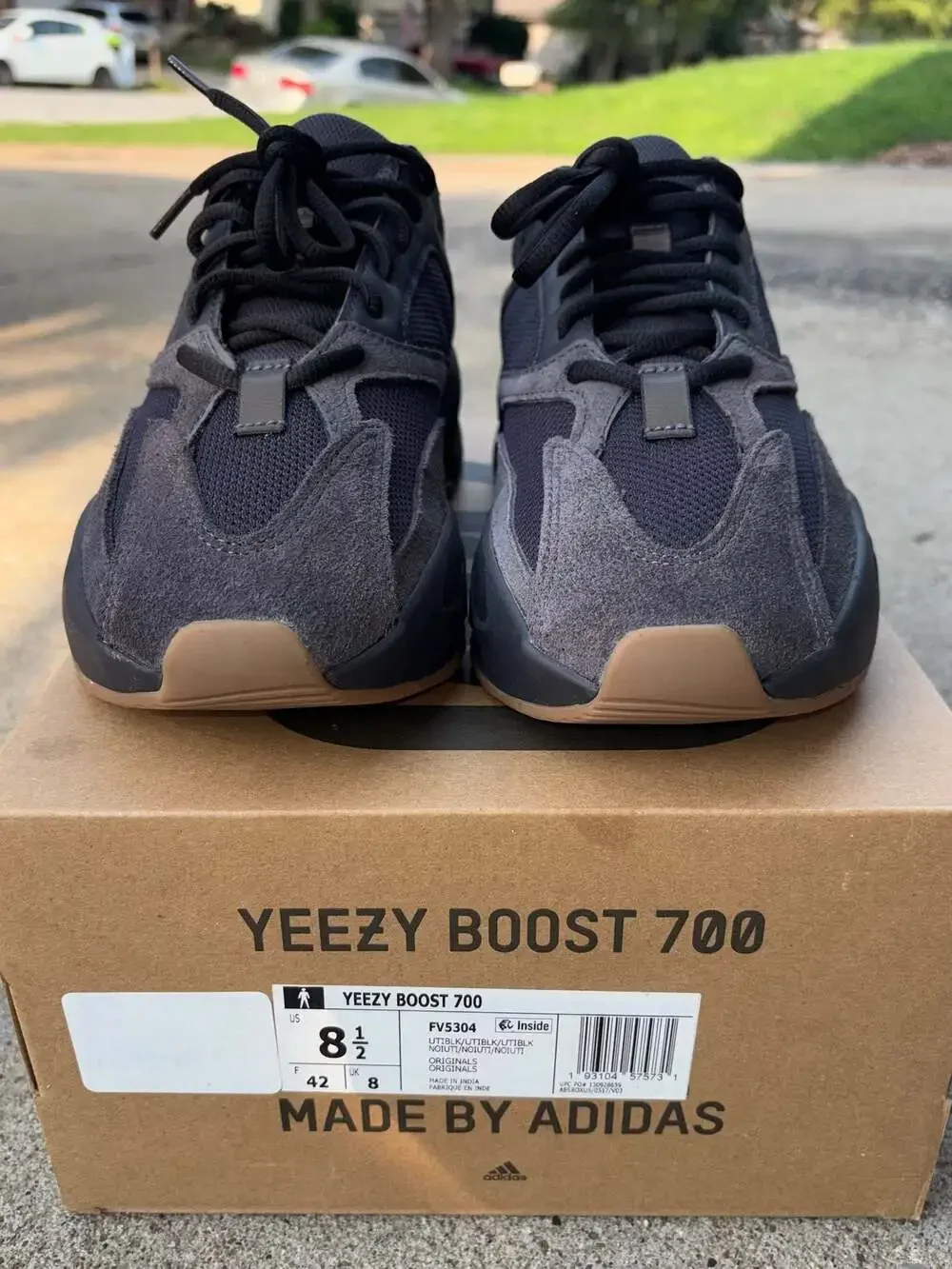 Adidas Yeezy Boost 700 ‘Utility Black’[FV5304] 2022 release. Size 8.5 men’s